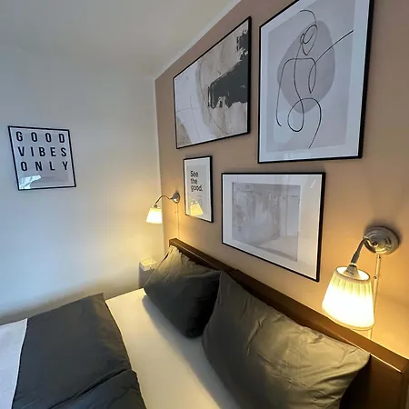 Messeapartments - Komfortabel Uebernachten Und In 3 Fahr- Bzw 15 Gehminuten Zur Messe